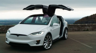 Trung Quốc hack thành công xe điện Model X của Tesla