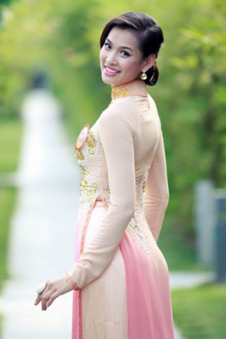 Vương Thu Phương bị đình chỉ thi hoa hậu