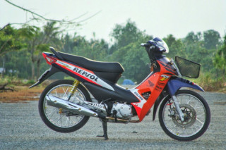 Wave A 2016 phiên bản Repsol nhẹ nhàng,đơn giản nhưng không kém phần mạnh mẽ và phá cách