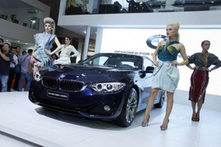 Xe sang tràn ngập Vietnam Motor Show 2013