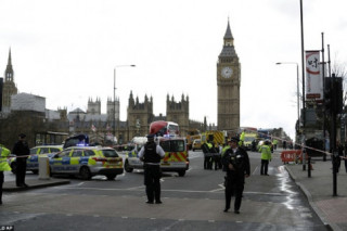 Xuất hiện đoạn code lạ nghi là tin nhắn của nghi phạm tấn công khu vực gần Nghị viện Anh