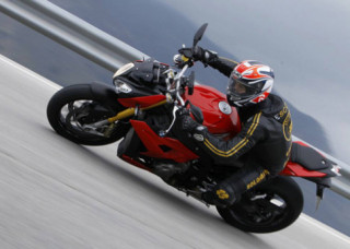  BMW S1000R 2014 - cỗ máy nakedbike mạnh mẽ 