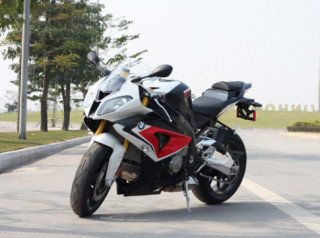  BMW S1000RR 2014 xuất hiện tại Hà Nội 