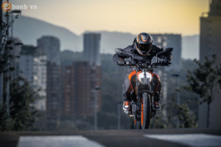 [Clip] Cận cảnh KTM Duke 390 2017 được bán với giá khoảng 80 triệu Đồng tại Ấn Độ
