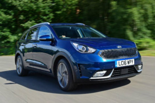 Kia Niro hybrid SUV 2016 có hạ nổi Toyota Prius?