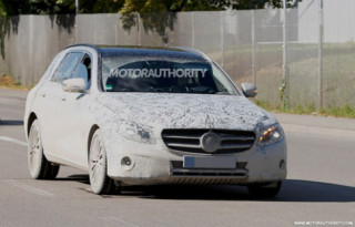 Mercedes-Benz E- Class Wagon 2017 lộ diện