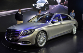  Mercedes-Maybach S600 có giá 234.000 USD 