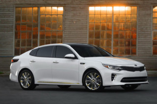 Nỗ lực kích cầu, Kia Optima giảm giá trước Tết