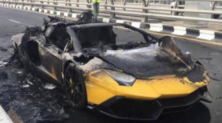 Siêu xe Lamborghini của đại gia Dubai cháy thành than