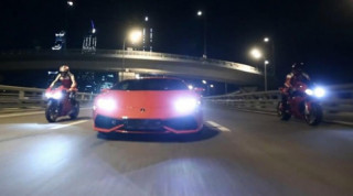 Siêu xe Lamborghini Huracan đọ sức siêu mô tô