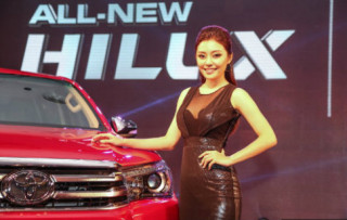 Toyota Hilux 2016 ra mắt ở Malaysia, giá rẻ hơn VN