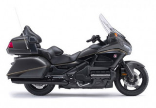 “Vua đường trường” Honda Goldwing thêm màu mới