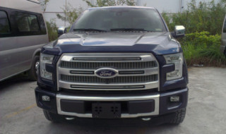  Xế độc Ford F-150 Platinum 2015 đầu tiên ở Sài Gòn 