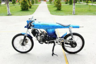 Chiếc Honda 67 độ đẹp, mang tông xanh biển cả