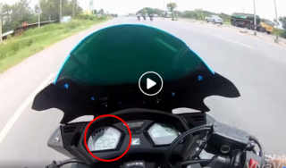 CLIP: ngộp thở trước ông vua 2 thì xé gió với vận tốc hơn 200km trên đất Thái.