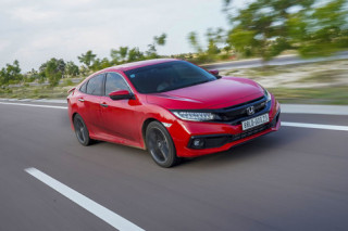 Honda Civic giảm giá tới 120 triệu đồng tại thị trường Việt