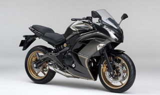  Kawasaki Ninja 400 ABS bản giới hạn giá 6.300 USD 