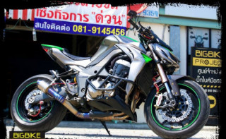 Kawasaki Z1000 tạo dáng cực chất bên option hàng hiệu