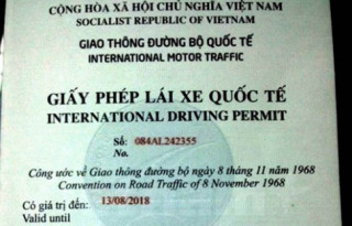 Người dân đã có thể xin cấp Giấy phép lái xe quốc tế tại nhà