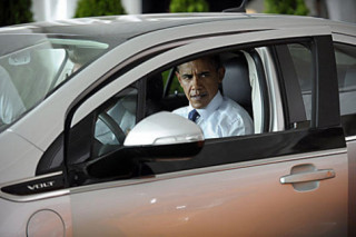 Obama tìm cách loại dần xe chạy dầu