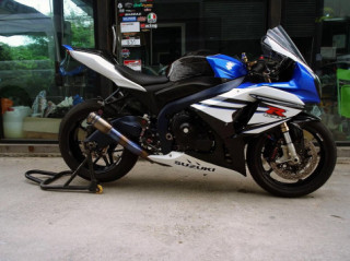Siêu motor Gixxer 1000 mạnh mẽ nhiều đồ chơi