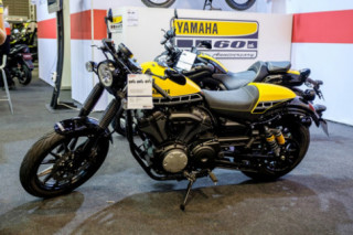 “Soi kỹ” Yamaha XV950 Racer 2016 bản kỷ niệm và bản màu xám