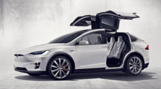 Tesla Model X phiên bản “cửa cánh chim” trình làng