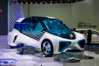 Toyota FCV Plus: Ô tô kiêm nguồn cấp điện dân dụng