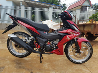 Winner 150cc lộ ảnh tắm dưới vòi nước khoe thân táo bạo