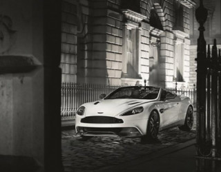 Aston Martin Vanquish Carbon Black đẹp mê mẩn