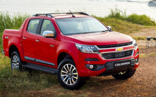 Bán tải Chevrolet Colorado giảm giá hơn 150 triệu đồng