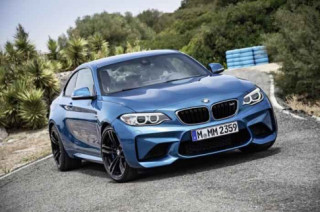 BMW M2 Coupe cuốn hút với màu xanh huyền bí