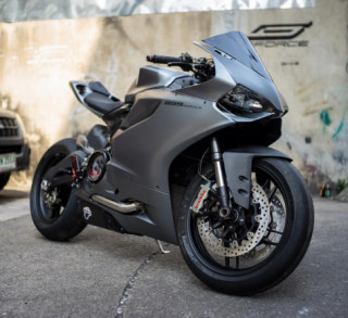 Ducati 899 Panigale lạ lẫm với tone màu xám Lamborghini