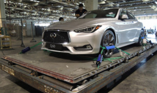  Infiniti Q60 coupe độc nhất cập cảng Tân Sơn Nhất 