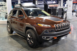  Jeep Cherokee Trail Carver - một hình hài khác 