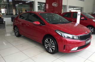 Kia Cerato 2017 lắp mâm mới, giá giảm 5 triệu đồng