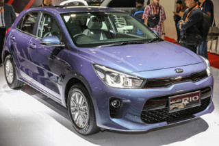 Kia Rio 2018 giá 427 triệu đồng ra mắt