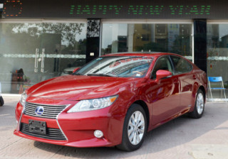  Lexus ES300h 