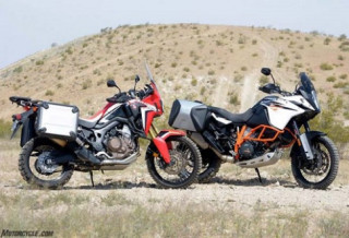 Lựa chọn KTM 1090 Adventure R hay Honda CRF1000L Africa Twin?