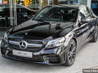 Mercedes-Benz A35 AMG sẽ bán ra vào tháng 12/2018: Giá từ 1,063 tỷ đồng