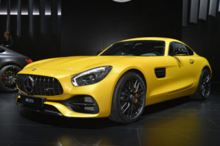 Mercedes-Benz ra mắt dòng AMG GT 2018