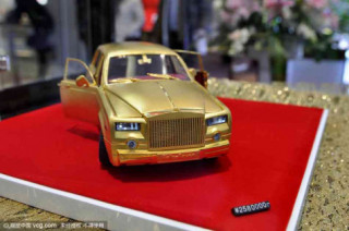 Soi mô hình Rolls-Royce – Phantom siêu tí hon