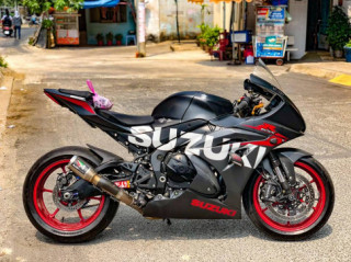 Suzuki GSX-R1000 bản nâng cấp phụ kiện nhẹ nhàng đầy tinh tế từ Biker Việt