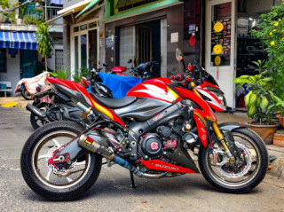 Suzuki GSX-S1000 ‘Gao đỏ’ lạnh lùng bên dàn chân hàng hiệu