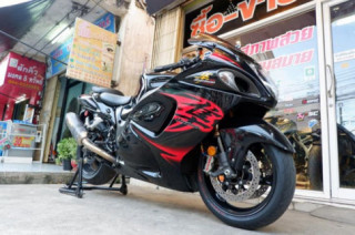 Suzuki Hayabusa vẻ đẹp tráng lệ từ thân hình đồ sộ