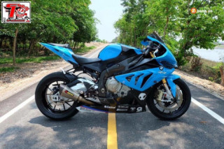 BMW S1000RR cá tính trong bộ áo xanh Pestronal