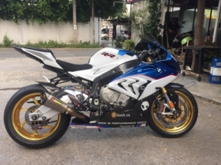 BMW S1000RR đầy sang chảnh cùng dàn option đẳng cấp