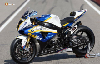 BMW S1000RR hoàn hảo trong bộ cánh GoldBet