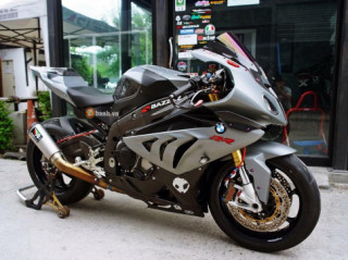 BMW S1000RR với vẻ ngoài đầy ấn tượng và đẳng cấp