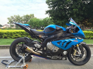 “Cá mập xanh” BMW S1000RR độ đơn giản nhưng đầy chất chơi